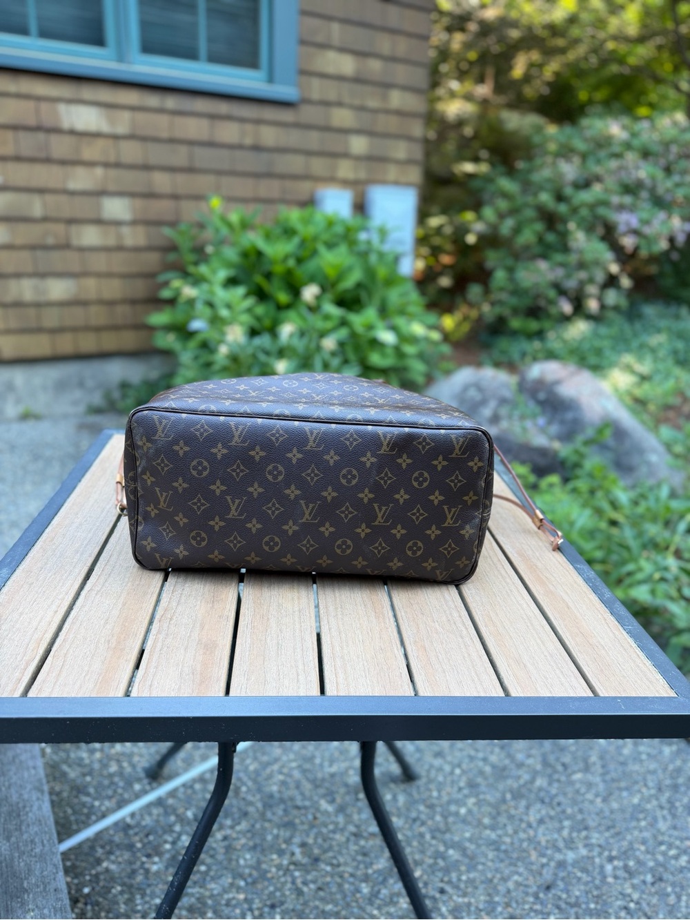 Louis Vuitton Neverfull MM Monogram - Picture 7 of 11